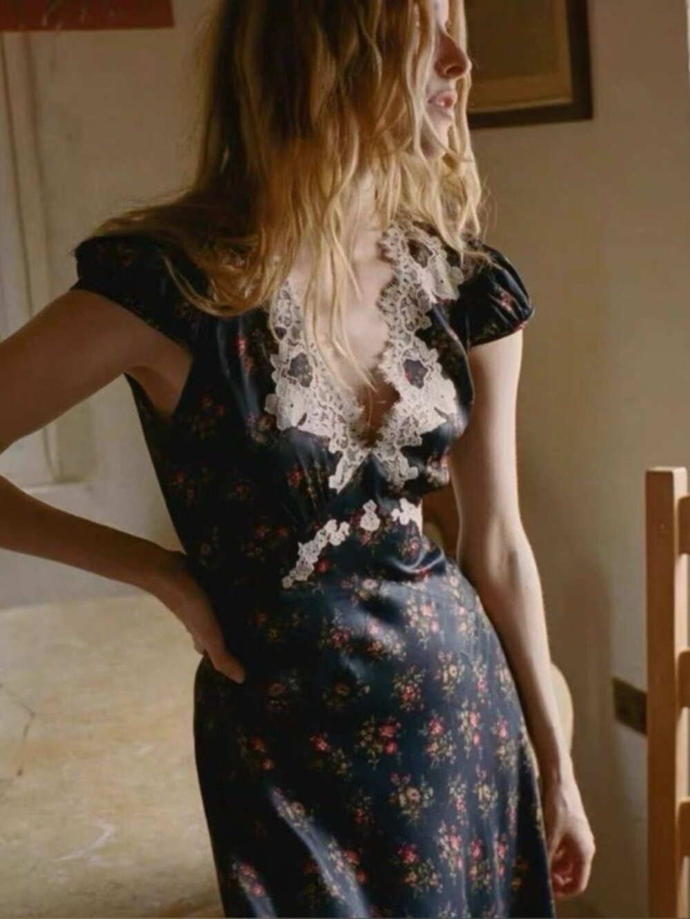 Doen Coraline Lace Detail Floral Satin Maxi Dress, S - Picture 2 of 10